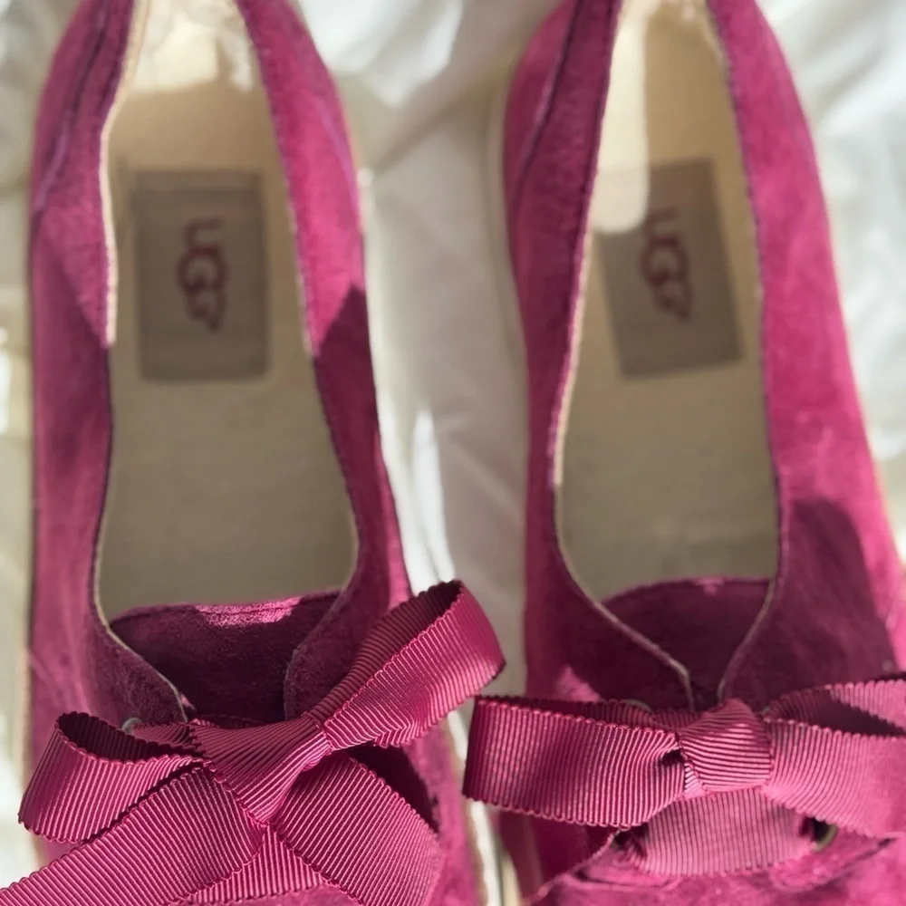 UGG Burgundy Suede Loafers Classic Flats Size 6.5